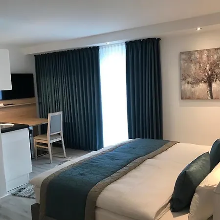73 - Serviced Motel
